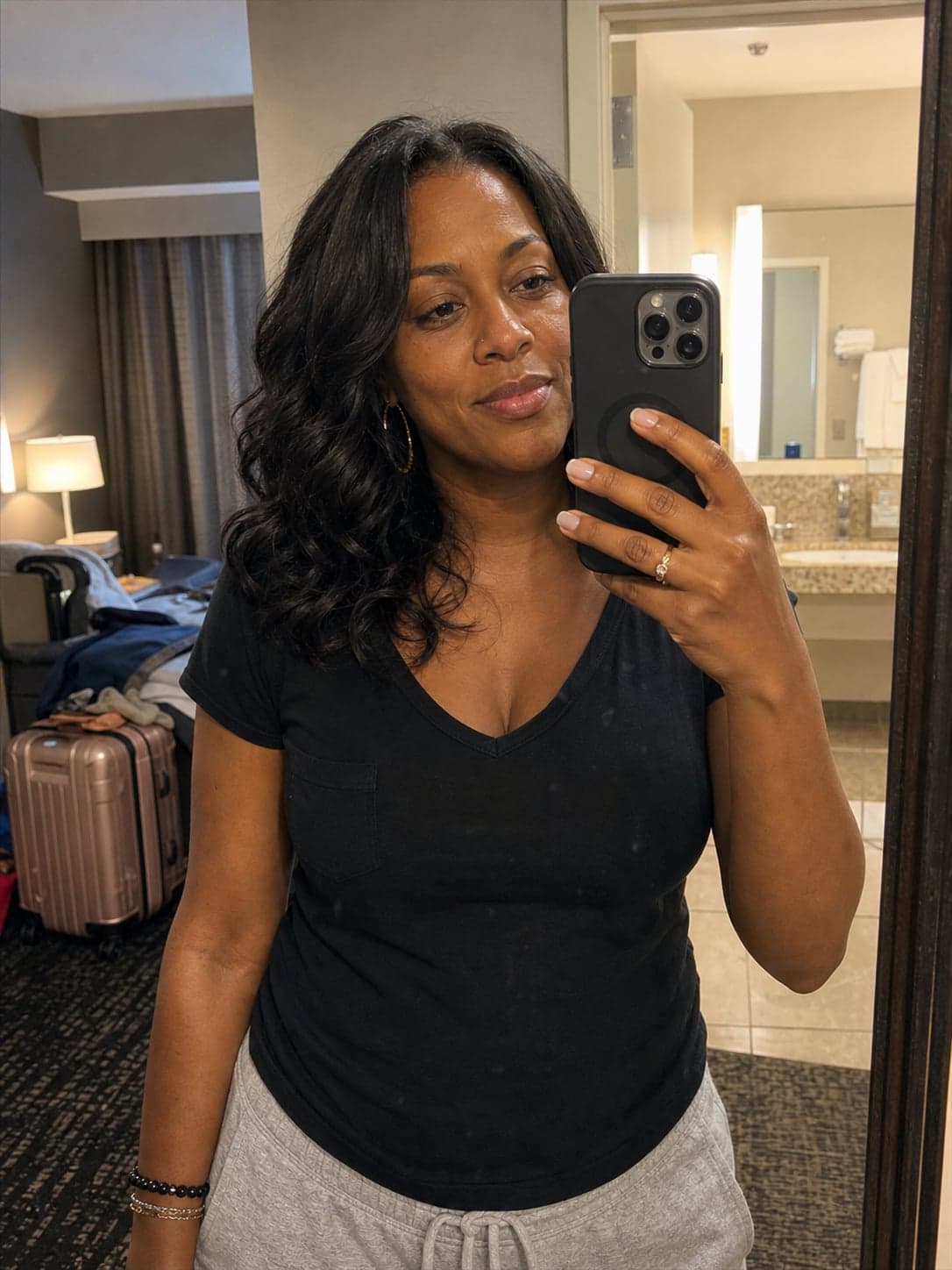 Monique, 22