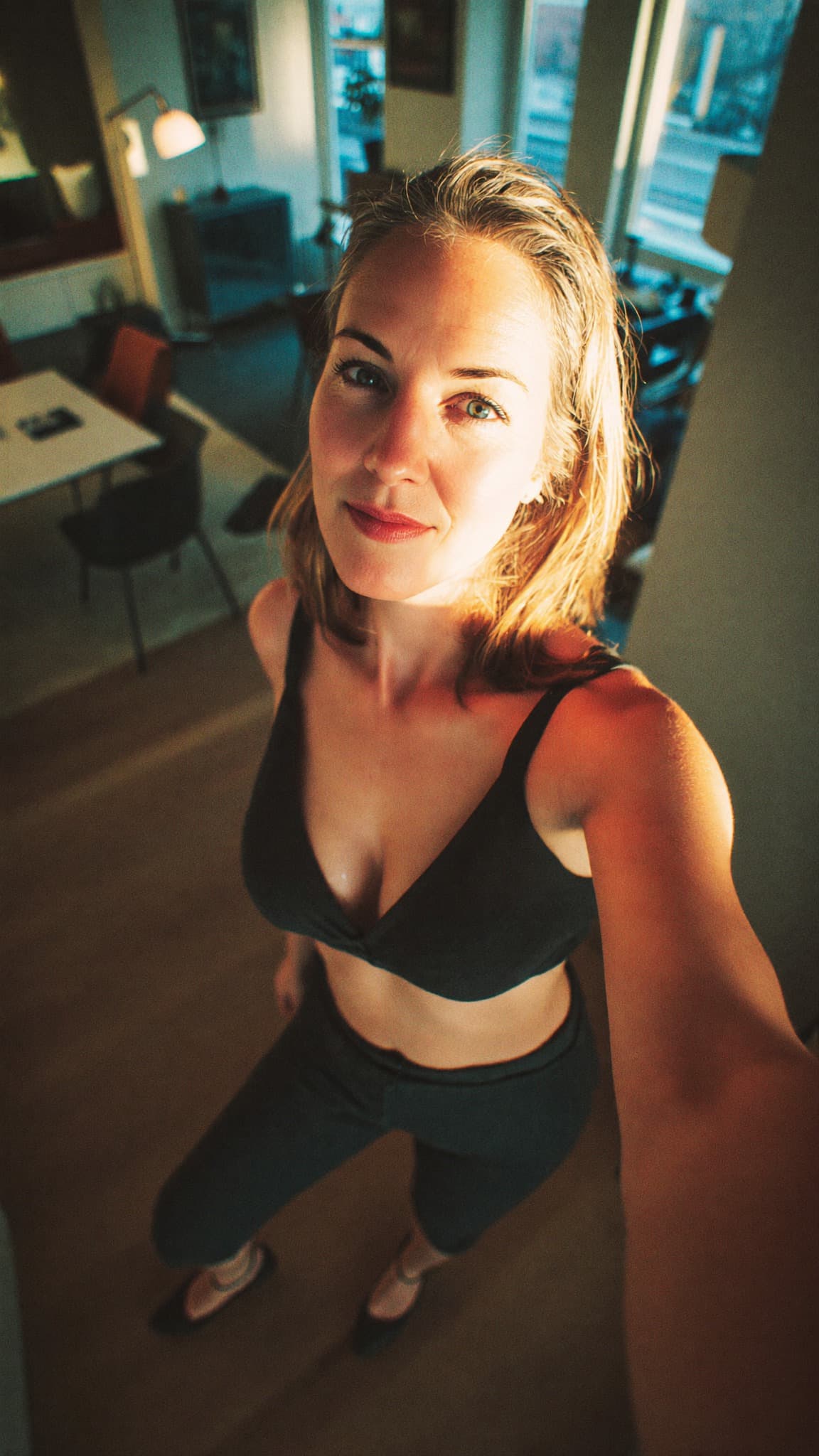 Mia, 36
