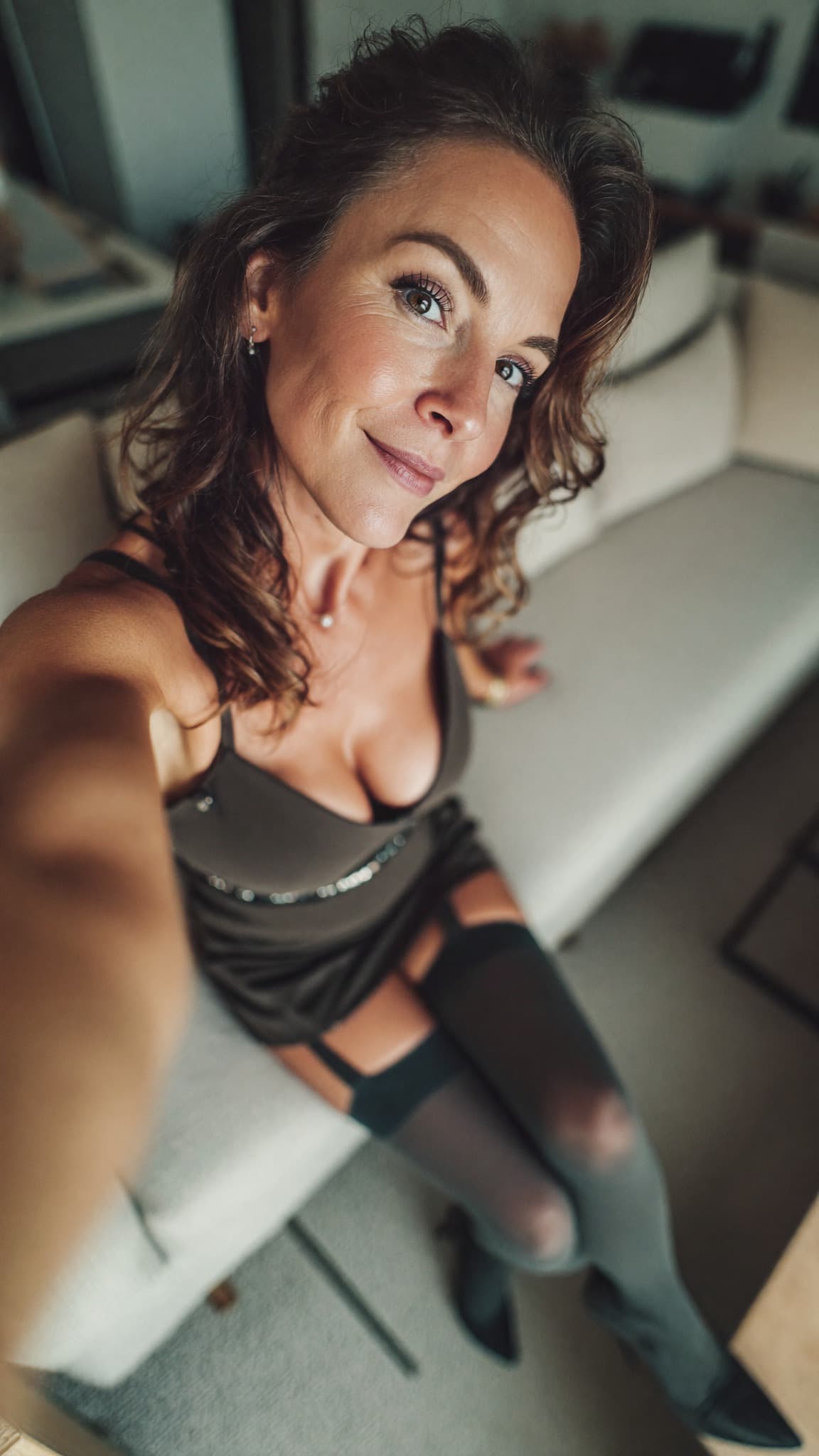 Mila, 43